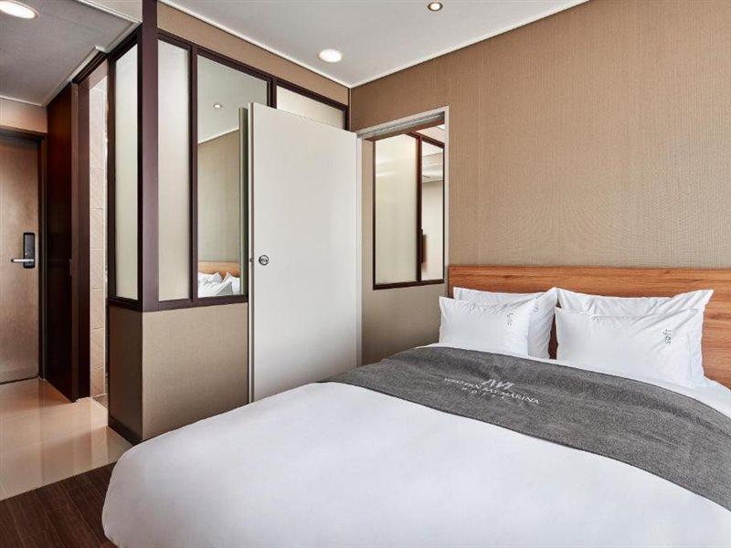 Western Bay Marina Hotel Phjongthek Kültér fotó