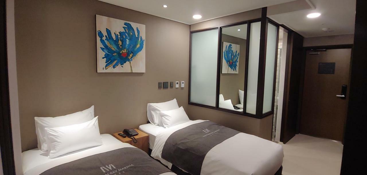 Western Bay Marina Hotel Phjongthek Kültér fotó