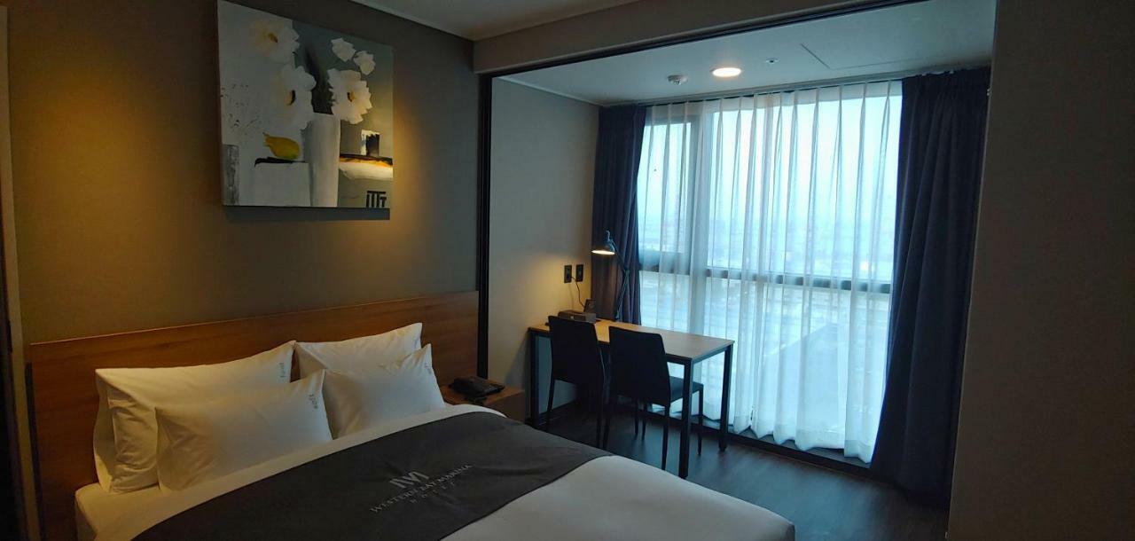 Western Bay Marina Hotel Phjongthek Kültér fotó