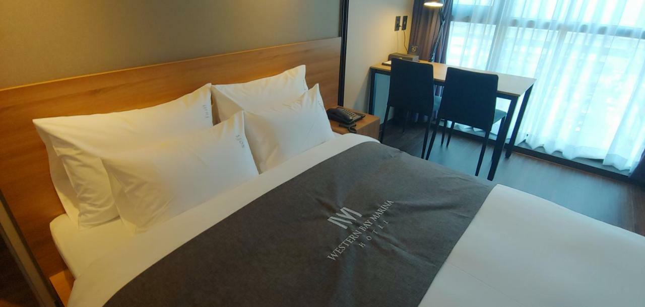 Western Bay Marina Hotel Phjongthek Kültér fotó