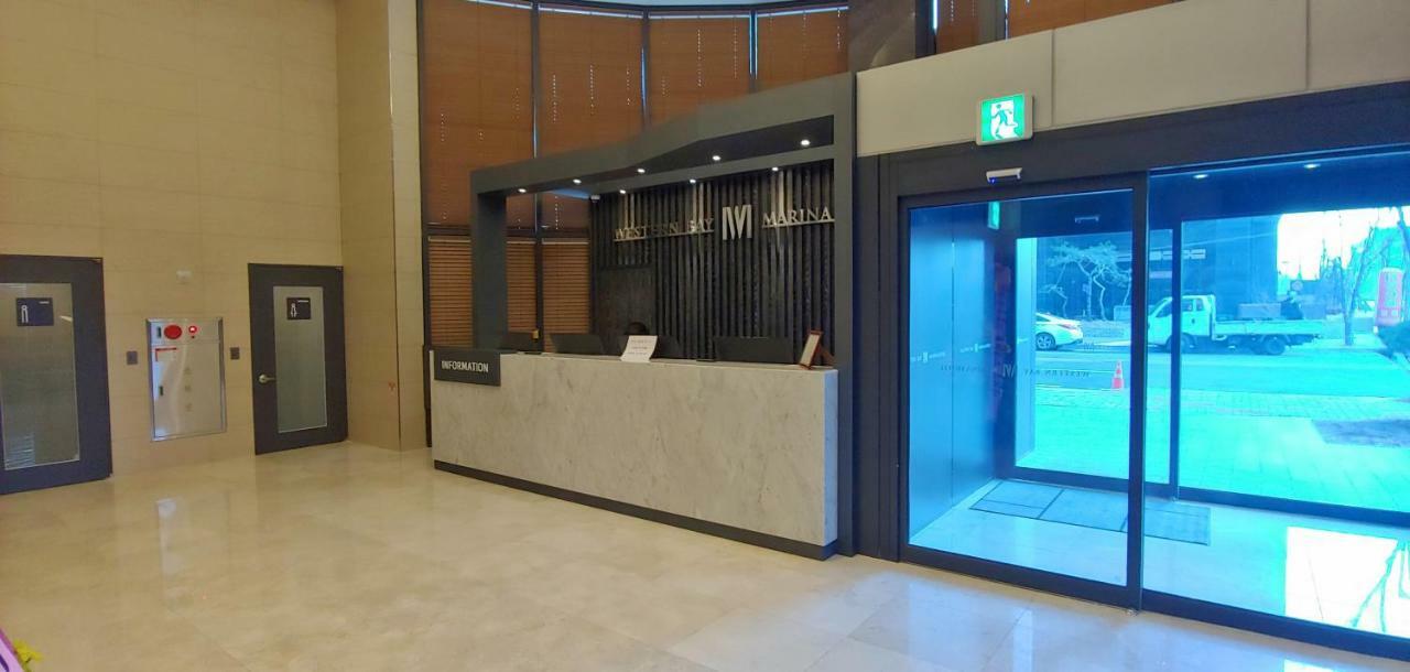 Western Bay Marina Hotel Phjongthek Kültér fotó