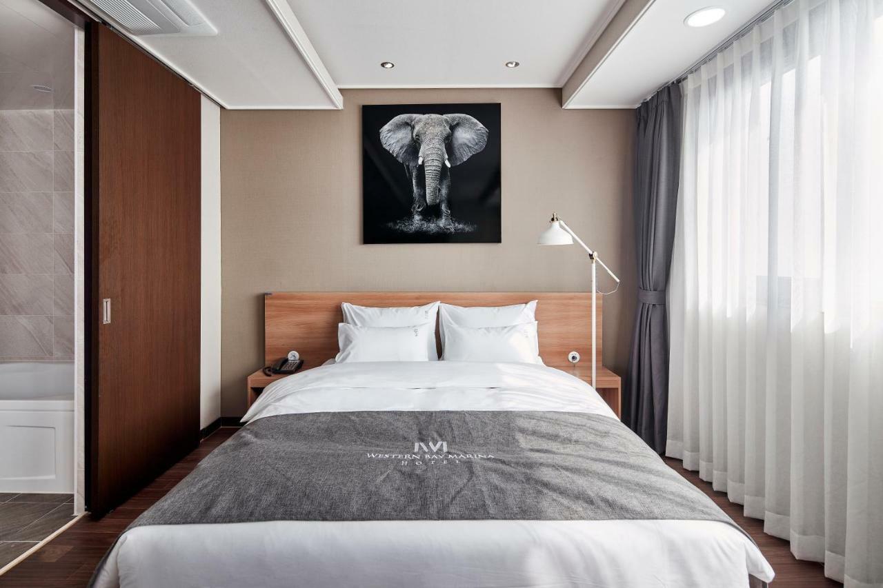 Western Bay Marina Hotel Phjongthek Kültér fotó