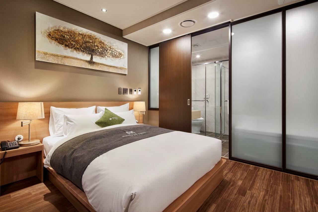Western Bay Marina Hotel Phjongthek Kültér fotó