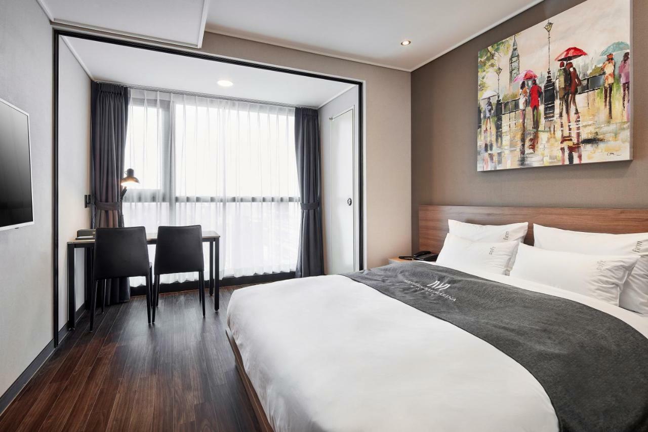 Western Bay Marina Hotel Phjongthek Kültér fotó