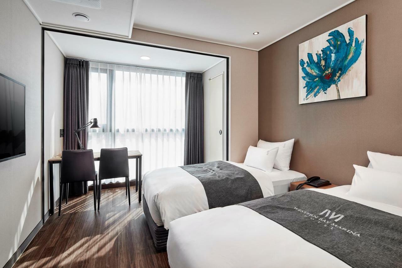 Western Bay Marina Hotel Phjongthek Kültér fotó