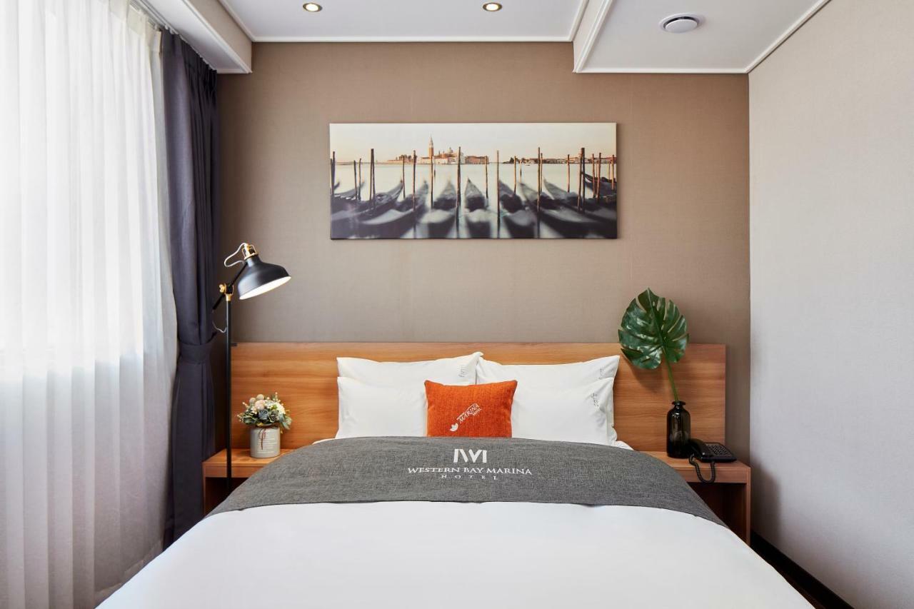 Western Bay Marina Hotel Phjongthek Kültér fotó