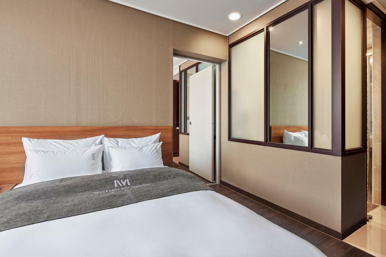 Western Bay Marina Hotel Phjongthek Kültér fotó