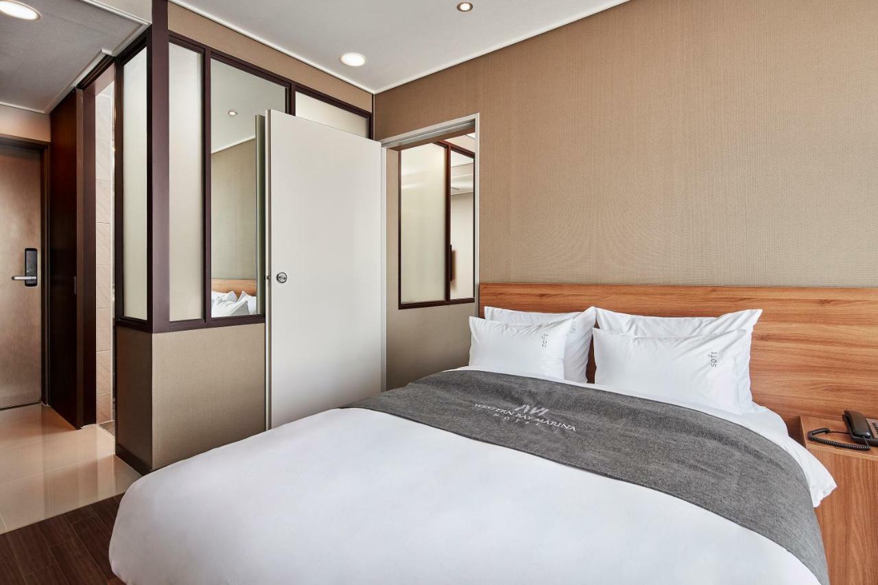 Western Bay Marina Hotel Phjongthek Kültér fotó